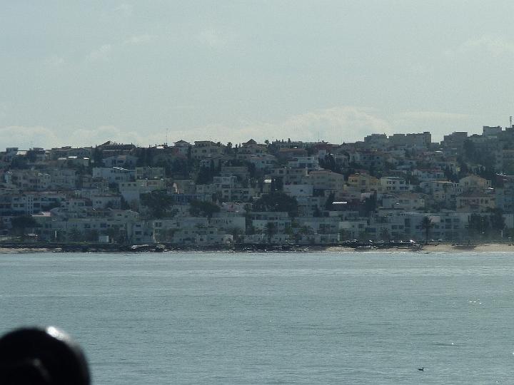 StGibraltar-06.JPG - Vor ungefähr 5 Millionen Jahren, erfolgte zunächst eine leichte Senkung der Landbrücke zwischen Europa und Afrika, sodass für einige Jahrtausende nur geringe Wassermengen aus dem Atlantik in das ausgetrocknete Mittelmeerbecken schwappten.