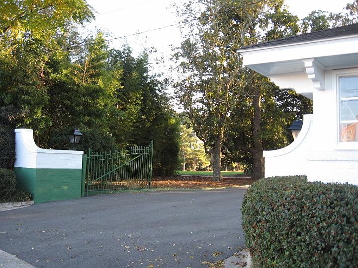 Augusta-10.JPG - Zusammen mit dem Schotten Alister MacKenzie baute Bobby Jones auf ein altes Farmgeländeden berühmtesten Platz der Welt.