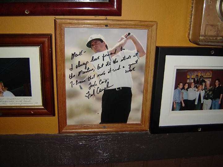 Augusta-18.JPG - Beliebt sind vor allem die Bars und Lokale, in denen sich am Abend die Golfgrößen treffen.