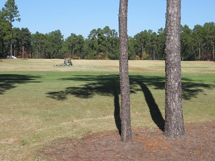 Cheraw-State-Park-05.JPG - Der Golfplatz wurde von Tom Jackson entworfen und in die idyllische Seen-Landschaft integriert.