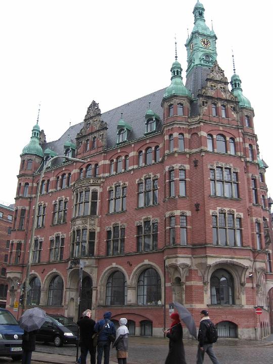 Speicherstadt-08.JPG - 1898 war das Bauprojekt zu zwei Dritteln fertiggestellt. Die weiteren Bauarbeiten im östlichen Teil konnten noch vor dem Beginn des Ersten Weltkriegs 1914 beendet werden.