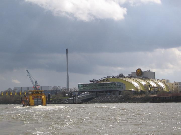 Hamburg-07.JPG - Hamburg liegt in Norddeutschland an der Mündung der Alster und der Bille in die Elbe, die 110 km weiter nordwestlich in die Nordsee fließt.