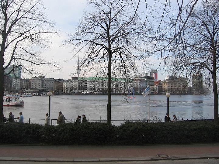 Hamburg-30.JPG - Wie im ganzen norddeutschen Raum ist auch in Hamburg die traditionelle Grundbausubstanz aus Backstein bzw. Klinker oder Ziegelstein.