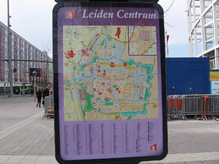 Leiden-04.jpg - Der holländische Graf Floris V. verlieh Leiden 1266 das Stadtrecht. 1575 wurde in Leiden die erste Universität der Republik der Niederlande gegründet.