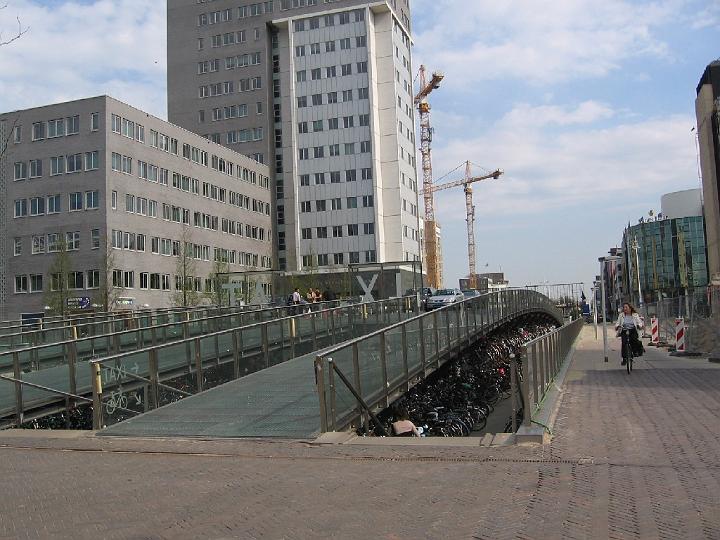 Leiden-05.jpg - Leiden hat viele Groß- und Kleinhandelsunternehmen. Die einst wichtige Textilindustrie ist mittlerweile nicht mehr von Bedeutung.