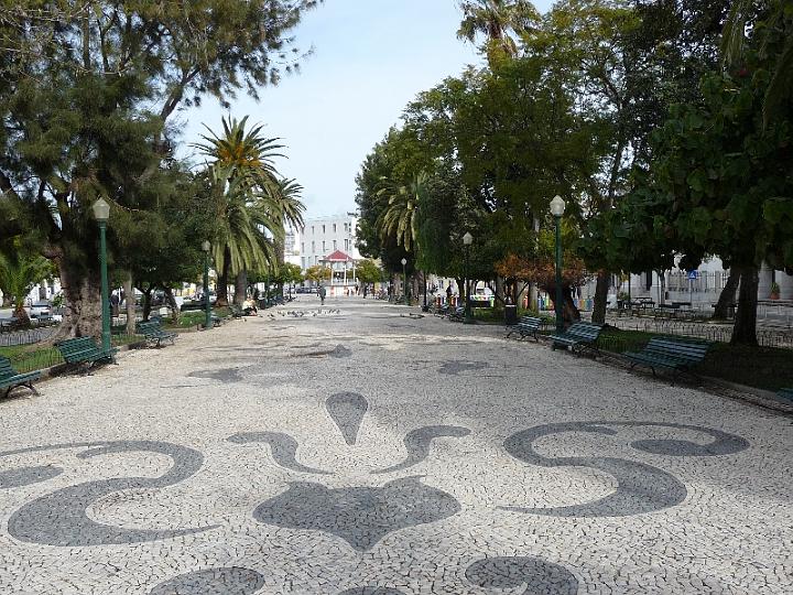 Faro-04.JPG - Aufgrund seines Hafens und der Nähe zu reichen Fischgründen wurde es zum wichtigen Handelsplatz für Wein, Öl und Produkte der Fischverarbeitung.