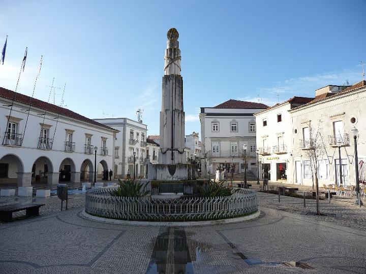 Tavira-04.JPG - Es entwickelte sich eine hohe Kultur, wie die neuesten Ausgrabungen beweisen, wie im gesamten maurischen Königreich.