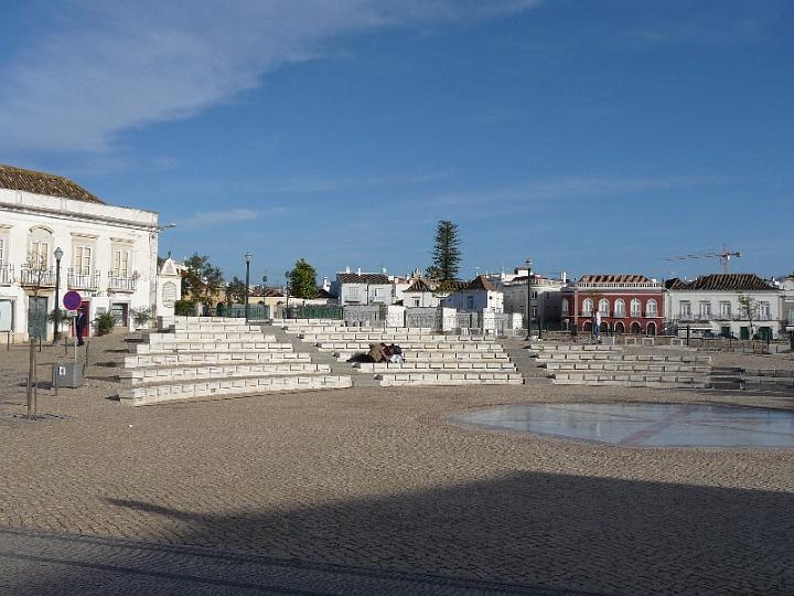 Tavira-05.JPG - Dom Paio Peres Correia und der Ritterorden von Santiago nahmen im Auftrag von König Sancho II. (Portugal) am 11. Juni 1242 die Stadt ein.