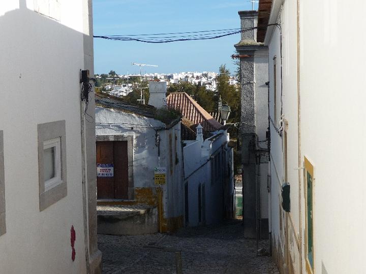 Tavira-06.JPG - 1415 begannen die Portugiesen ihre Eroberung Ceutas von hier aus. Tavira bekam das Stadtrecht im Jahre 1520.