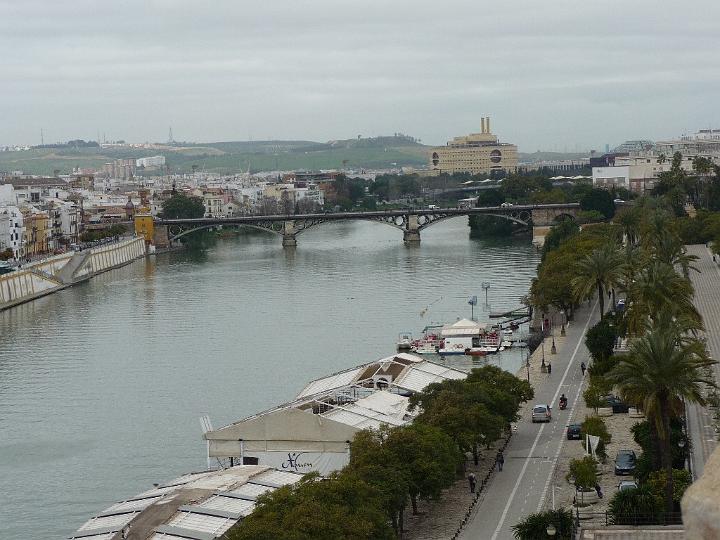 Gualdaquivir-01.JPG - Der Guadalquivir ist mit einer Länge von 657 km der fünftlängste Fluss Spaniens (nach Tajo, Ebro, Duero, und Guadiana) und der längste in Andalusien.