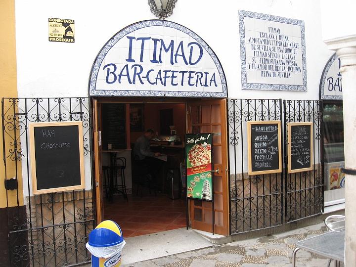 Kulinarisch-04.JPG - Süße Spezialitäten aus Sevilla sind z.B. Pestiños, Cortadillos, Tortas de Aceite, Torrijas. Fast alle diese Spezialitäten finden ihren Ursprung in maurischen Rezepturen.
