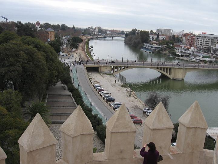 Torre-del-Oro-09.JPG - Im Mittelalter diente der Turm außerdem als Gefängnis.