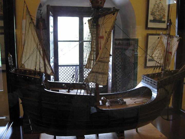 Torre-del-Oro-10.JPG - Er war eine geheime Lagerstätte für Edelmetalle, welche in regelmäßigen Abständen von der spanischen Silberflotte aus den Kolonien in Übersee herbeigeschifft wurden.