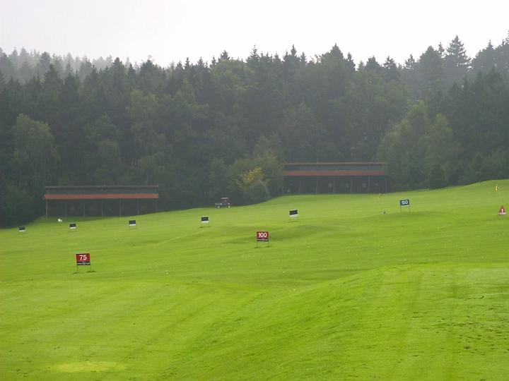 Golfsport-15.JPG - Der erste Golfschlägerbauer wird 1603 urkundlich erwähnt, als William Mayne von König James VI zum „Royal Clubmaker“ ernannt wird.