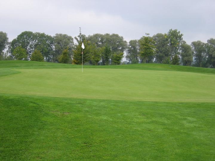 Golfsport-18.JPG - Das erste internationale Match findet 1682 in Leith statt, als Schottland (repräsentiert durch den Duke of York und John Paterson) ein ungenanntes englisches Duo besiegte.