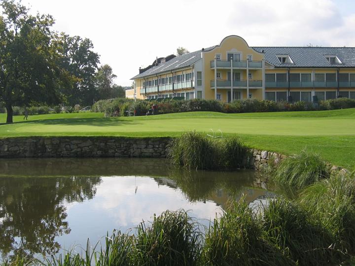 Golfsport-24.JPG - Royal Blackheath, in der Nähe von London, wird 1766 der erste Golfclub außerhalb Schottlands und 1768 wird in Leith das erste Clubhaus eröffnet.