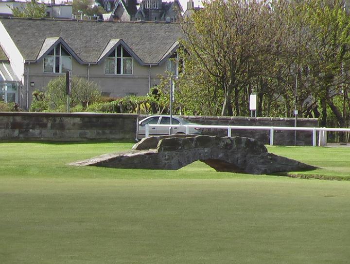 Golfsport-31.JPG - Golf ist bei den Spielen 1900 und 1904 olympische Sportart. 1902 erscheinen Grooves auf dem Schlägerblatt, 1905 Dimples auf dem Golfball.